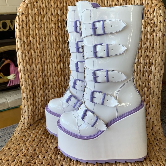 New in box YRU Butterfly Dune Platform Boots - Picture 5 of 6